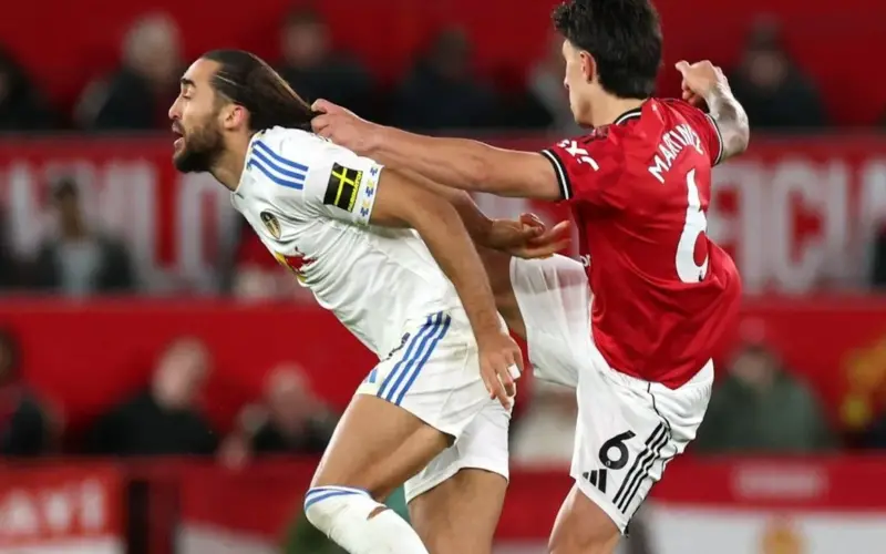 عقوبة “شد الشعر” تثير جدلاً كبيراً في الدوري الإنجليزي